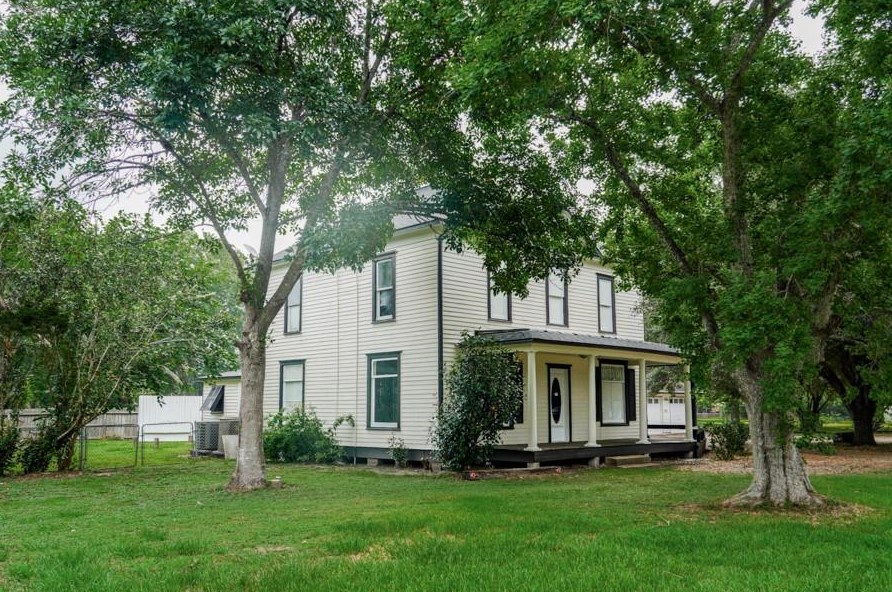 802 Wharton St, Jones Creek TX  77437-3555 exterior