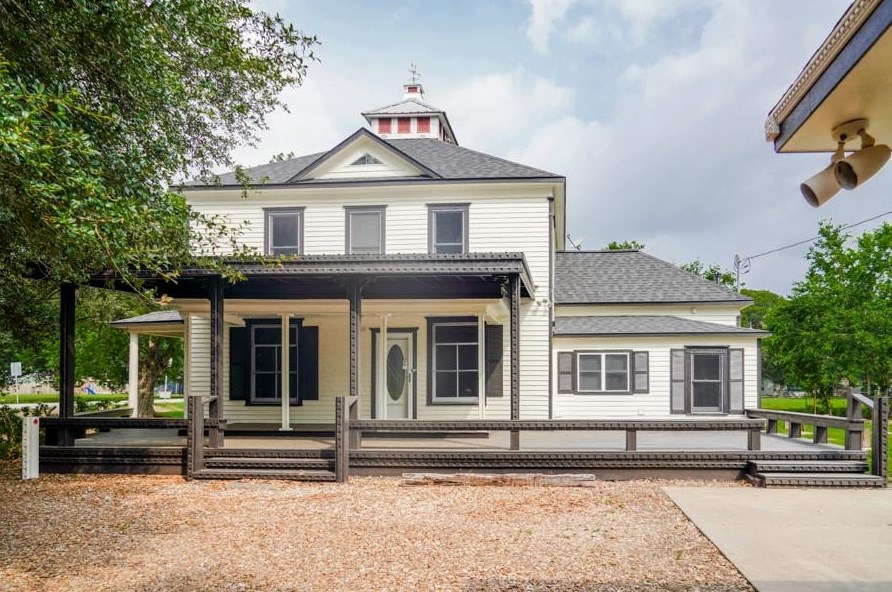 802 Wharton St, Jones Creek TX  77437-3550 exterior