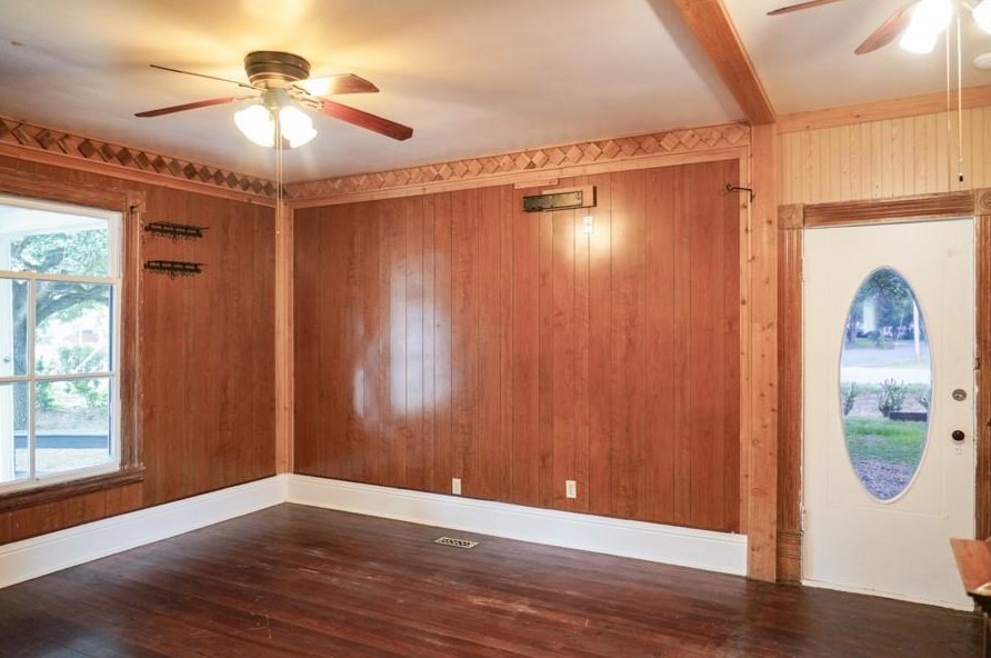 802 Wharton St, Jones Creek TX  77437-3555 exterior