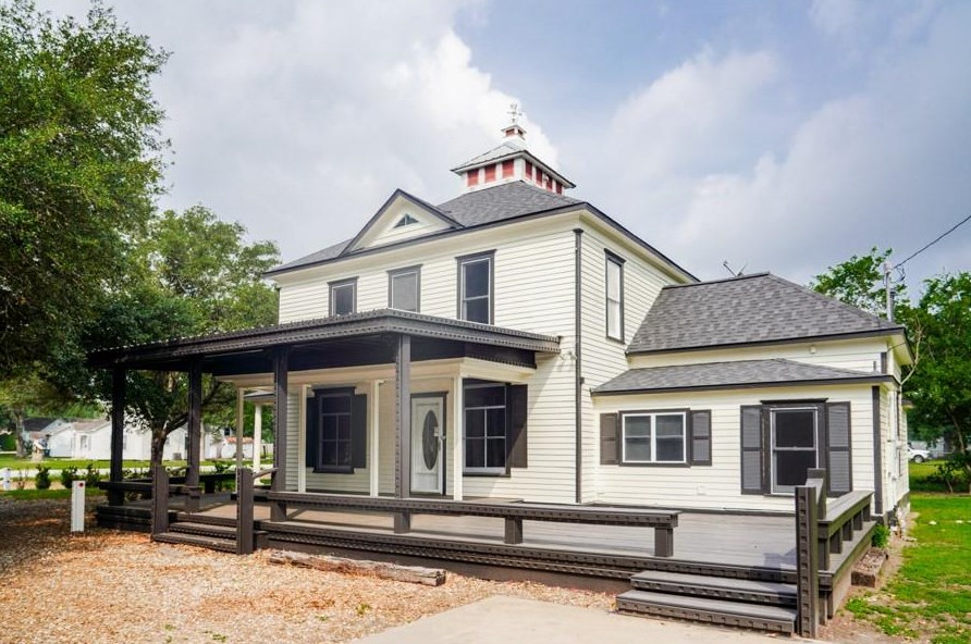802 Wharton St, Jones Creek TX  77437-3555 exterior