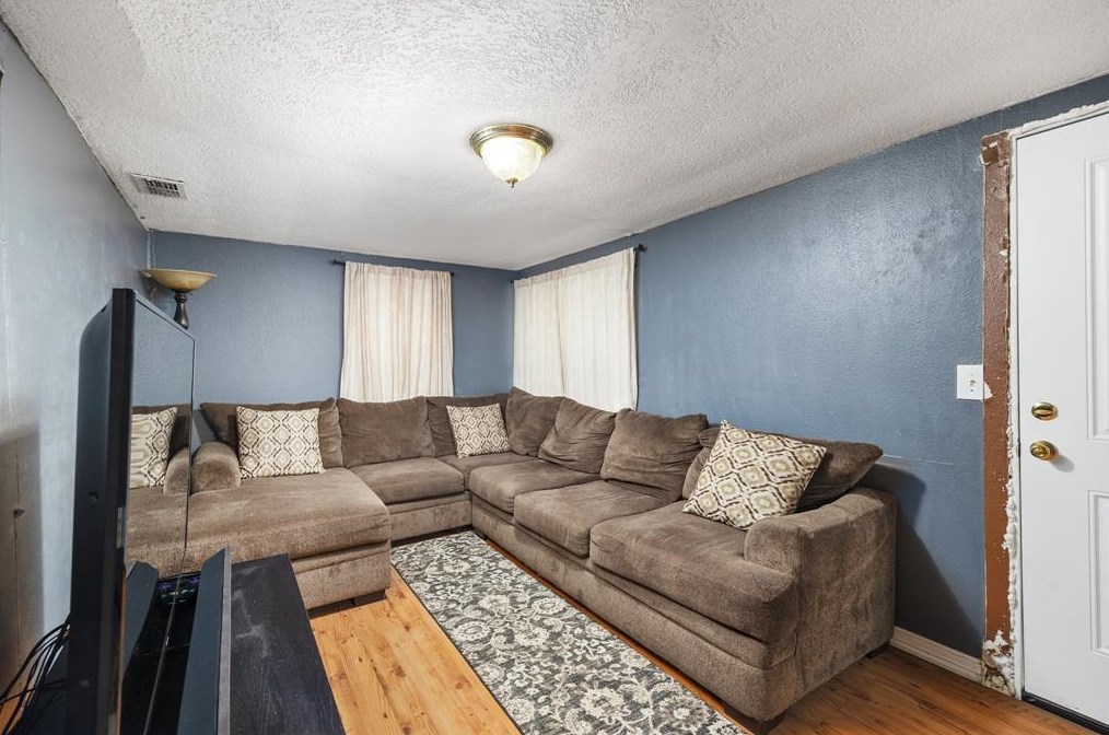 715 Mahl St, Alton, TX 78539-4747