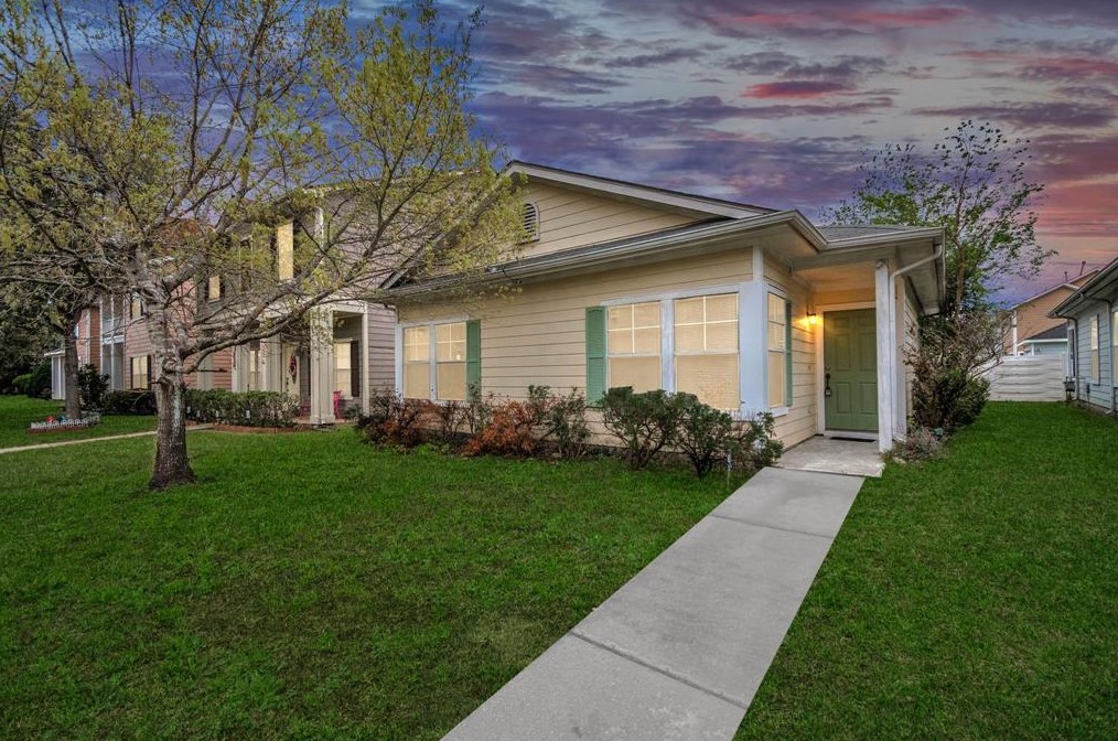 15963 S Alley Ct, Houston, TX 77082