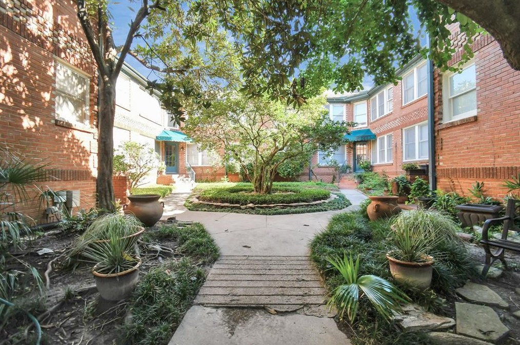 1218 Bartlett St #8, Houston, TX 77006