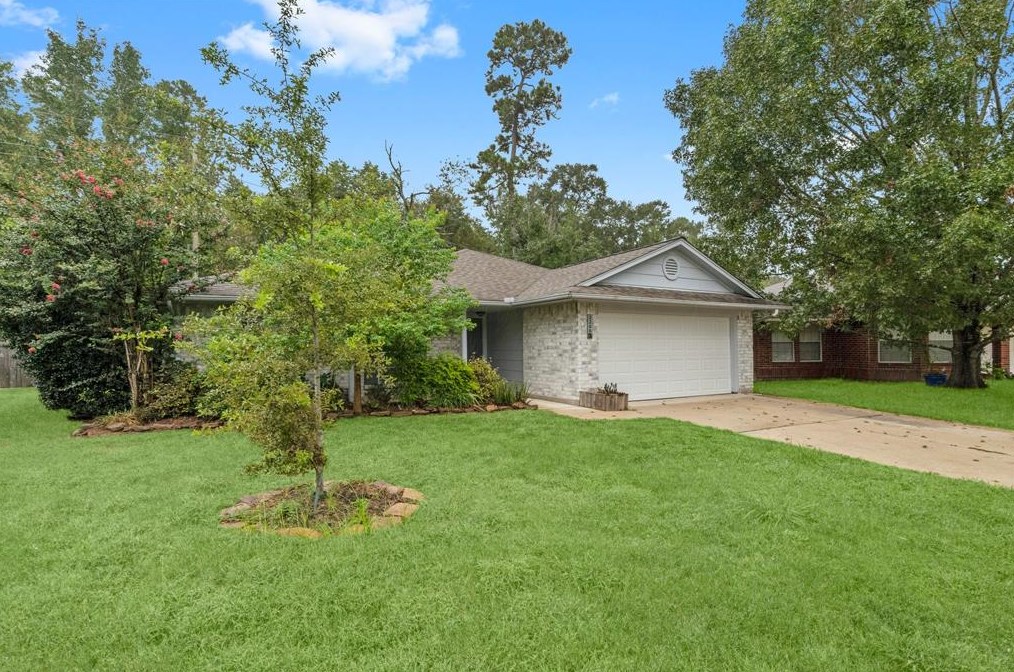 2206 Pine Cone Dr, Humble, TX 77339