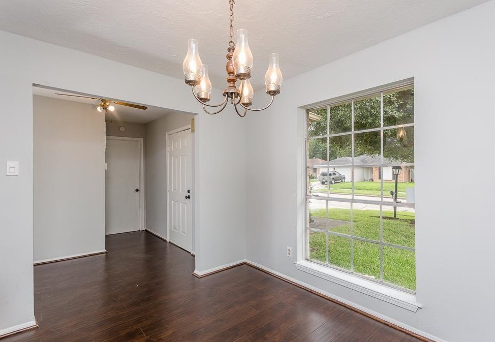 6530 Zapata Dr, Houston TX  77083-1009 exterior