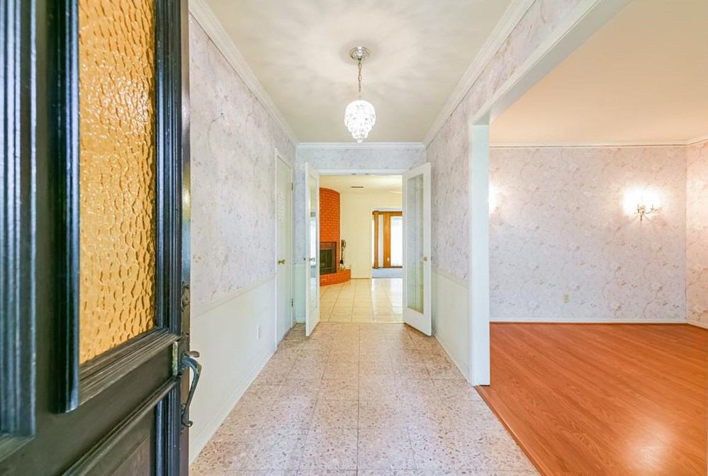5402 Grape St, Houston, TX 77096