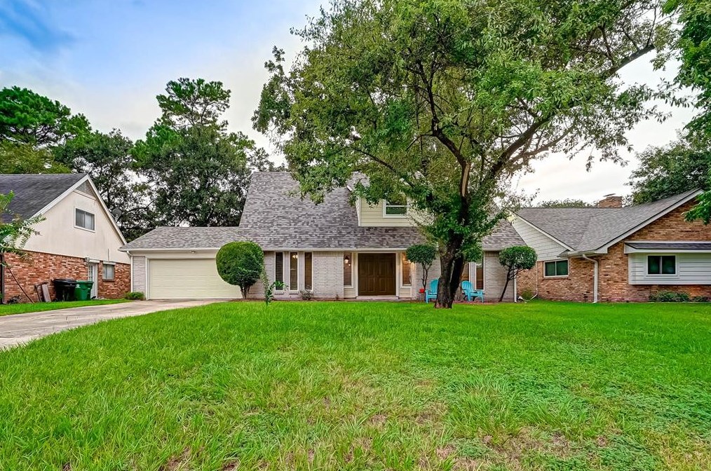 2015 Chaparral Dr, Houston TX  77043-2401 exterior