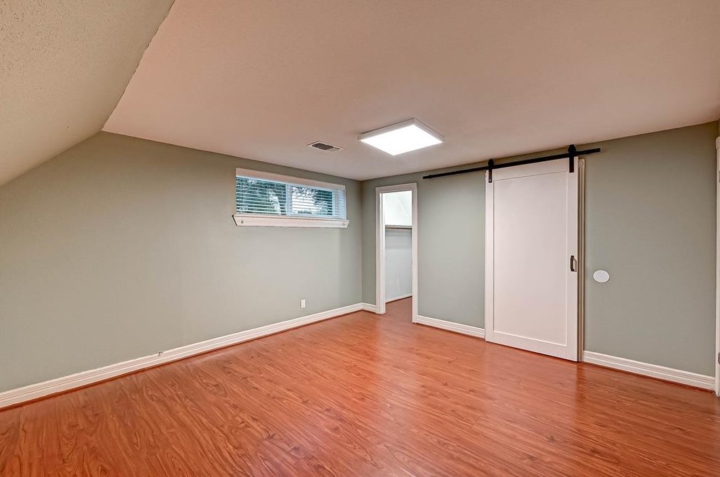 2015 Chaparral Dr, Houston TX  77043-2401 exterior