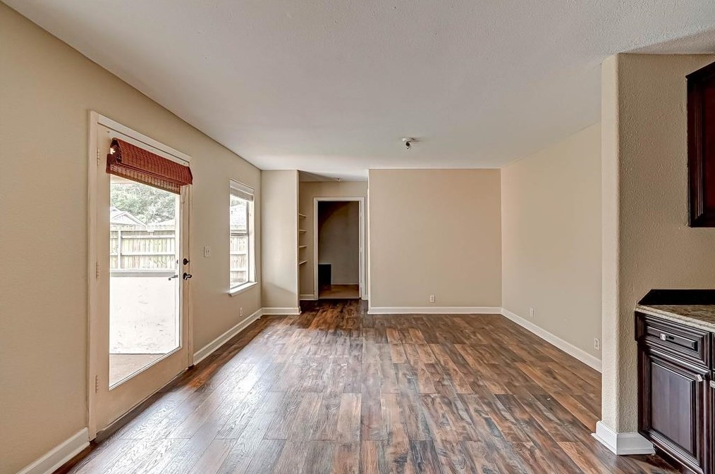 2015 Chaparral Dr, Houston TX  77043-2401 exterior
