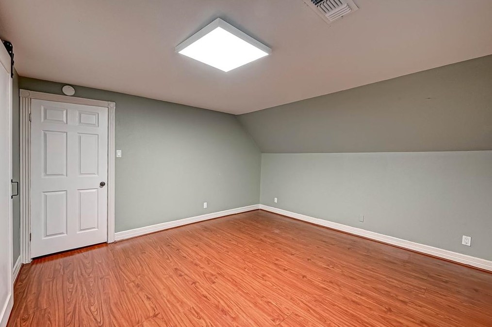 2015 Chaparral Dr, Houston TX  77043-2401 exterior