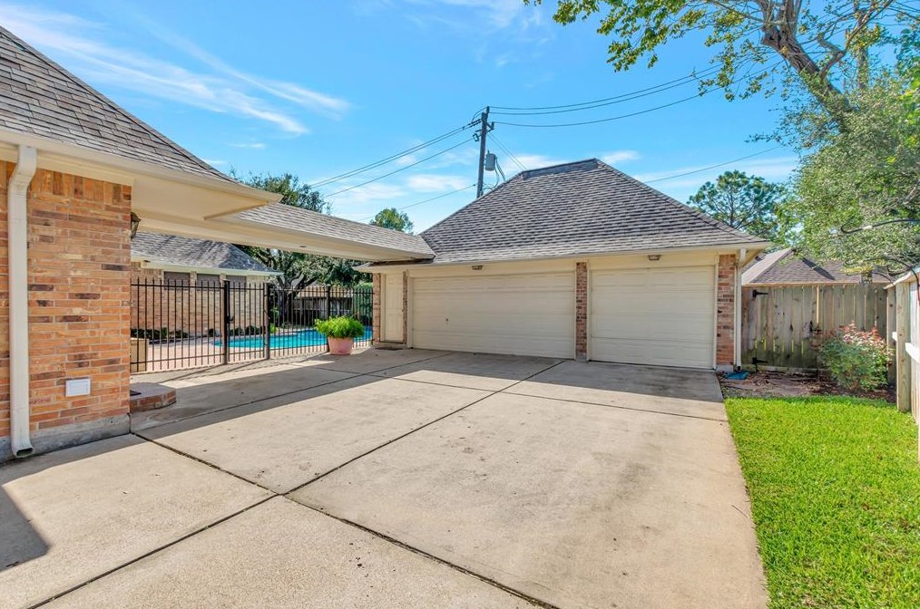 14622 Lofty Mountain Trl, Houston, TX 77062-2330