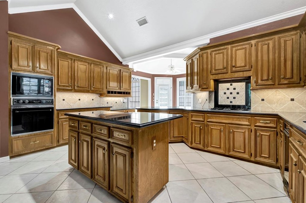 14622 Lofty Mtn Trl, Houston TX  77062-3244 exterior