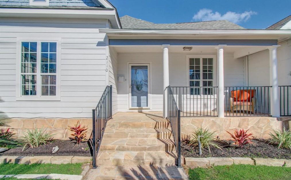 2110 Summer St, Houston TX  77007-4157 exterior