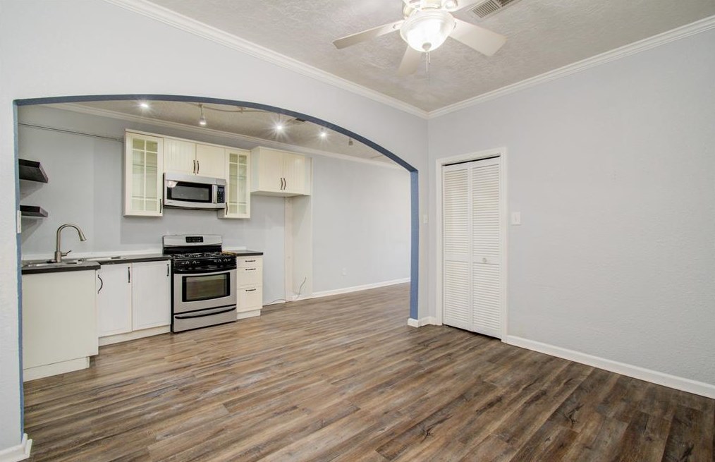 2110 Summer St, Houston TX  77007-4157 exterior