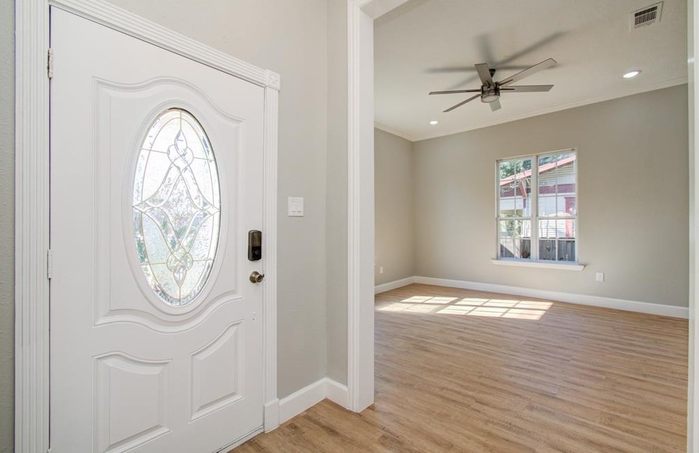 2110 Summer St, Houston TX  77007-4157 exterior