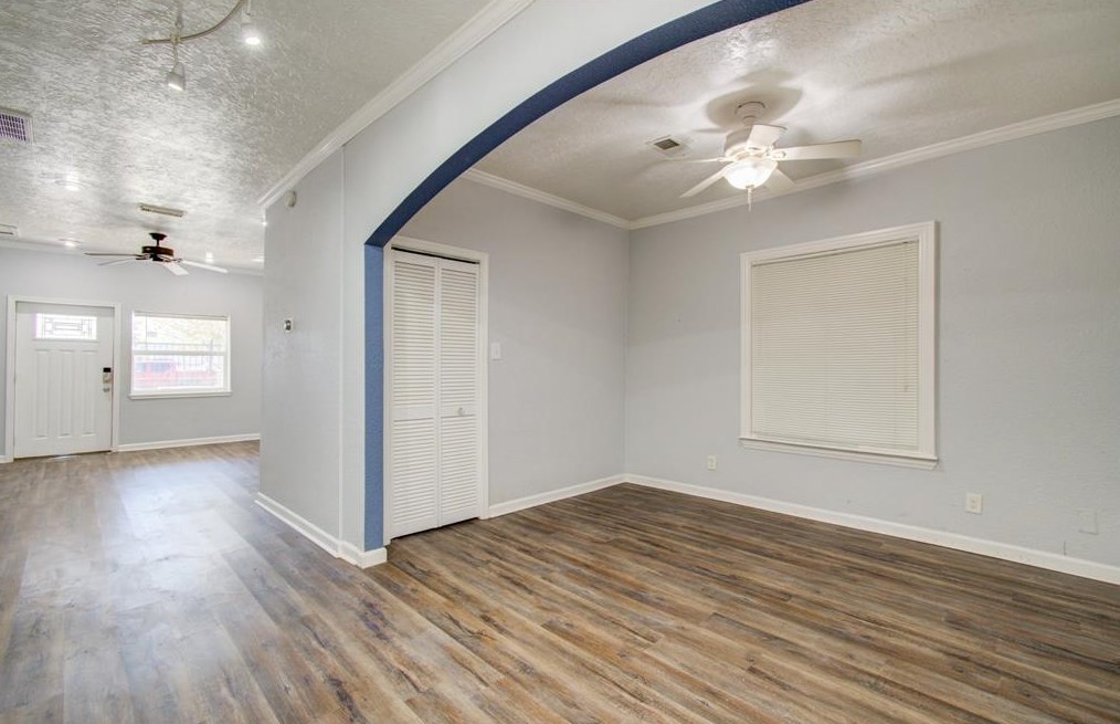 2110 Summer St, Houston TX  77007-4157 exterior