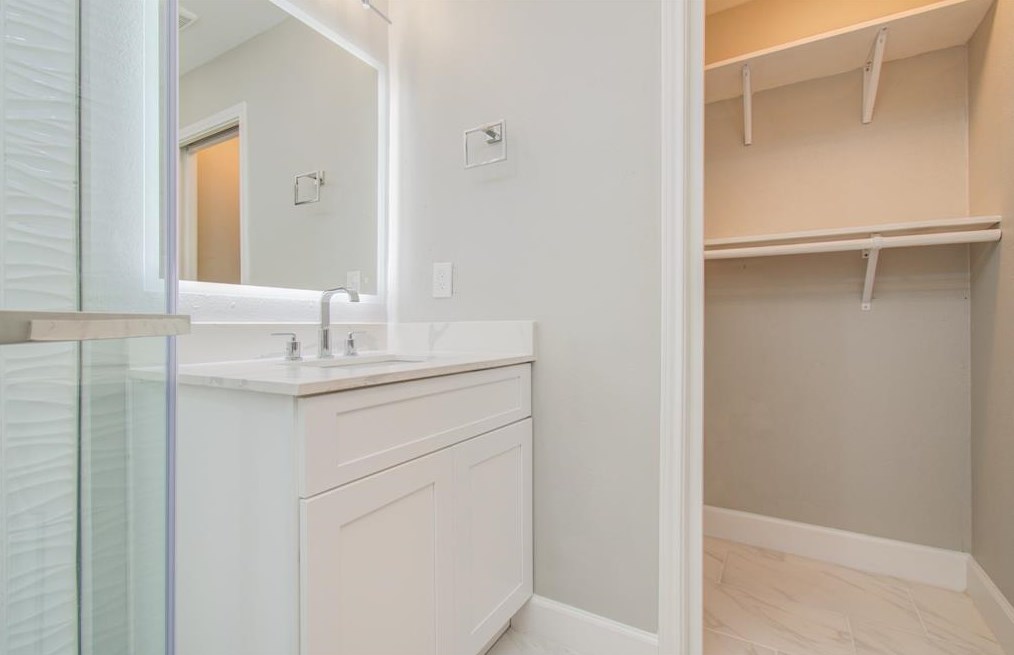 2110 Summer St, Houston TX  77007-4157 exterior