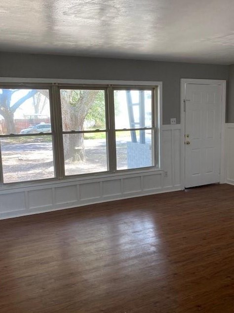 238 Sycamore Dr, Hitchcock, TX 77563