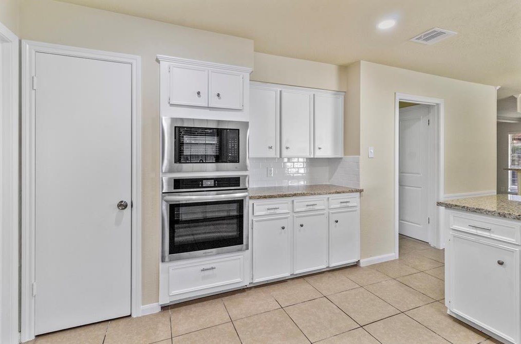 4806 Charade Dr, Houston TX  77066-2625 exterior