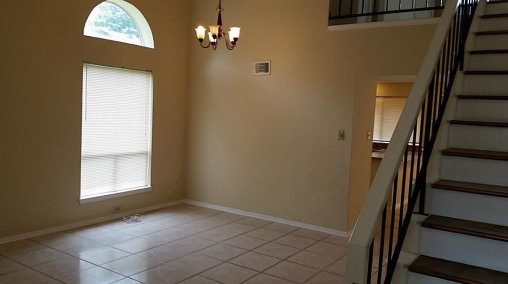 8110 Solana Dr, Houston, TX 77083