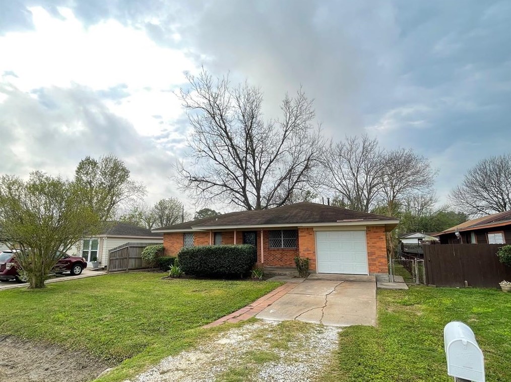 3411 Cherry Ave, Texas City, TX 77590