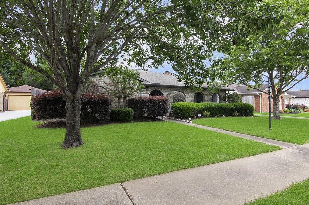 11419 Sagetown Dr, Houston, TX 77089