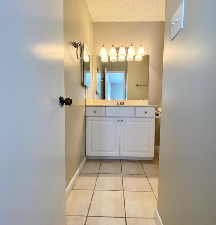 11643 Southlake Dr, Houston TX  77077-6762 exterior