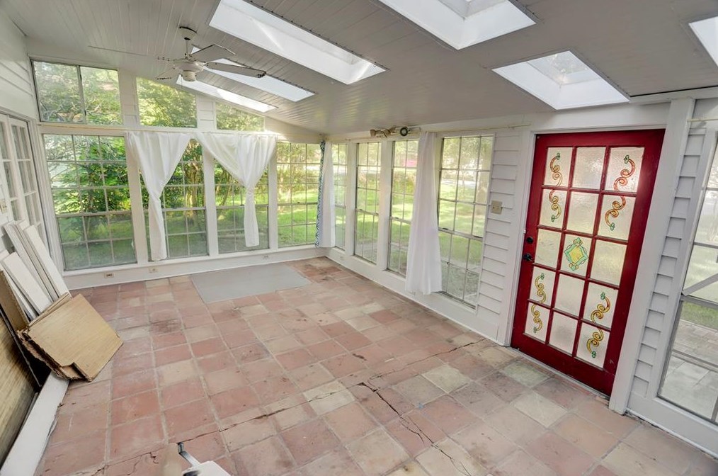 906 2nd St, League City, TX 77573-2406