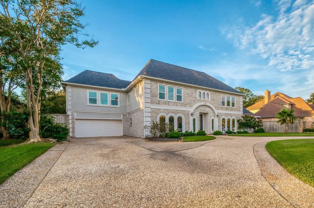 4208 Masters Dr, League City, TX 77573