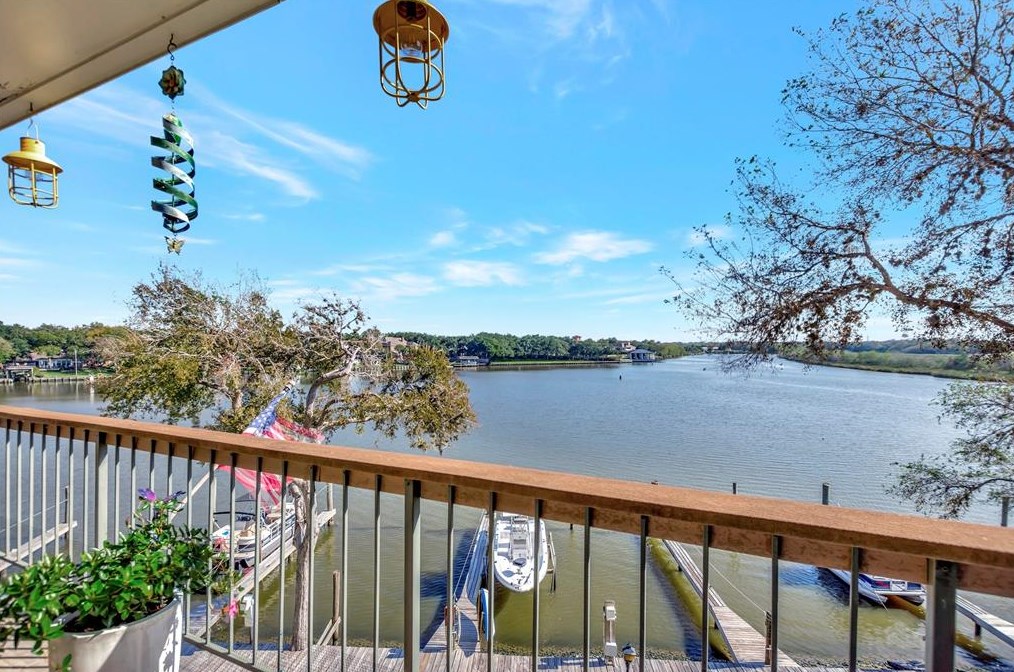 18809 Egret Bay Blvd Apt 112, Houston, TX 77058
