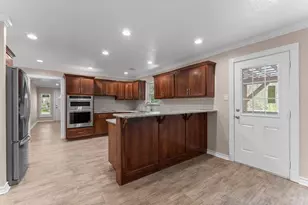 420 E Lake Dr, Livingston, TX 77351 - Photo 10
