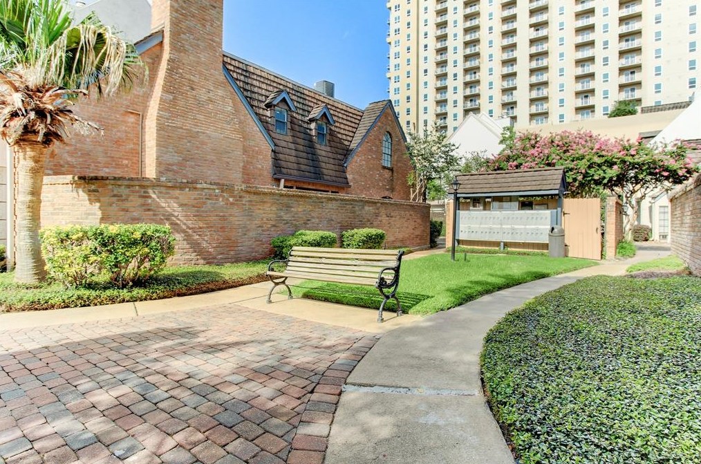 5378 Brownway St #d37, Houston, TX 77056