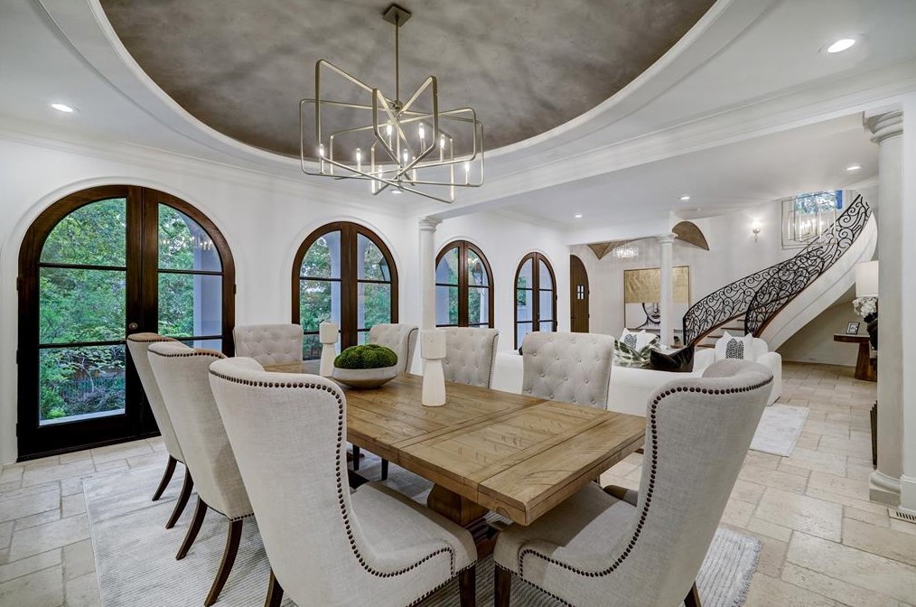 2111 Troon Rd, Houston TX  77019-1511 exterior