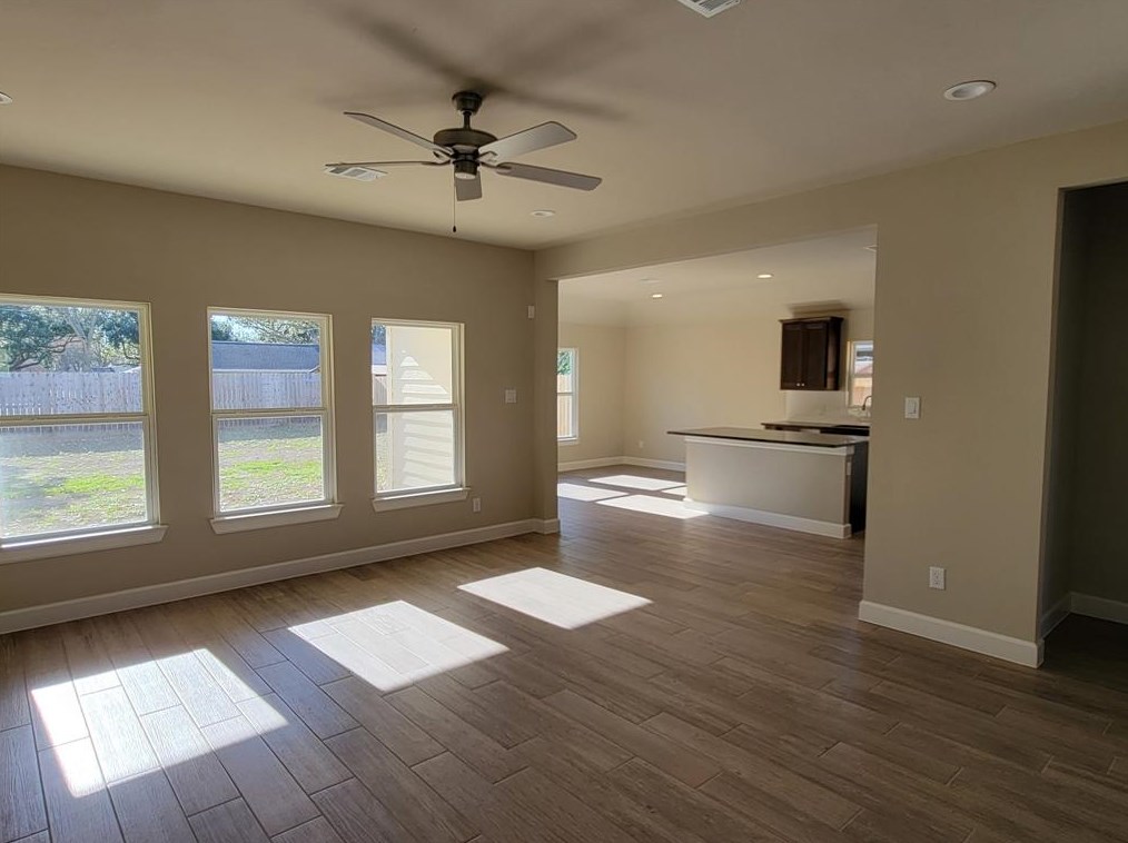 1426 La Delle St, Dinsmore, TX 77488