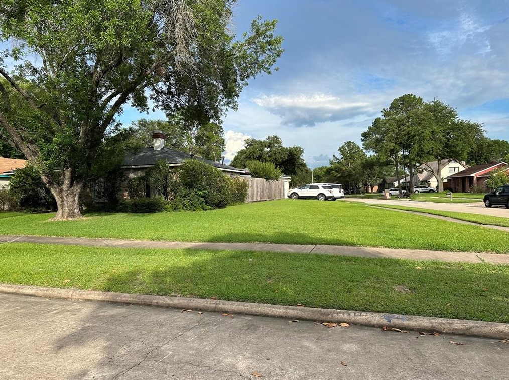 10535 Huntington Dale Dr, Houston, TX 77099-3709