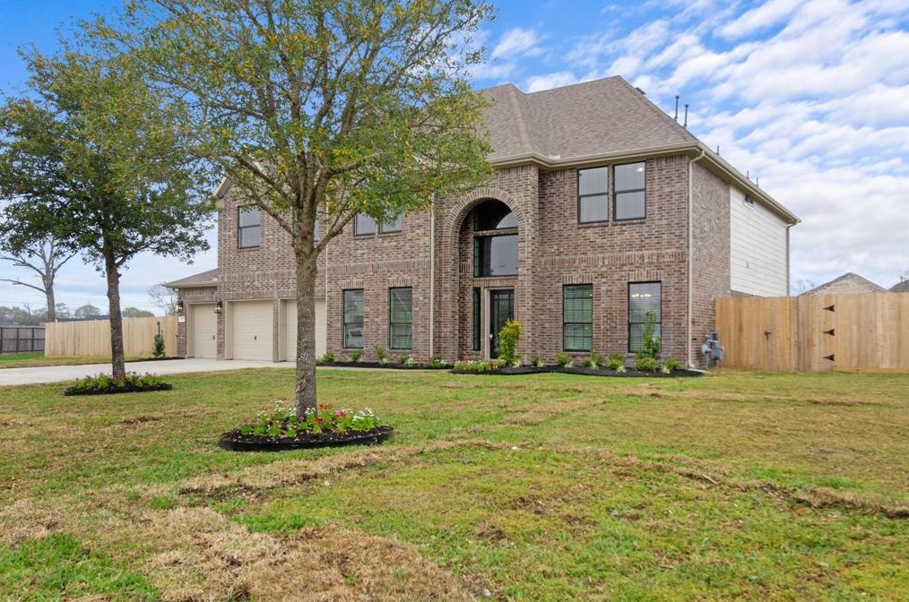 14718 Parkview Ct, Baytown, TX 77523-1406