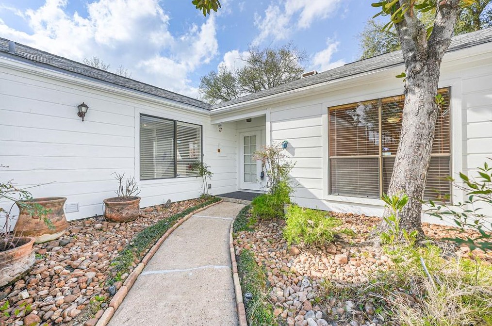 1382 Beaujolais Ln, Houston, TX 77077-3114