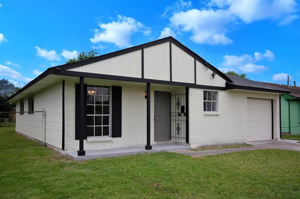 3510 Cork Dr, Houston, TX 77047-2724