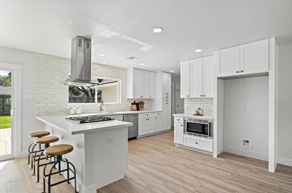 4401 Kinglet St, Houston, TX 77035-5031