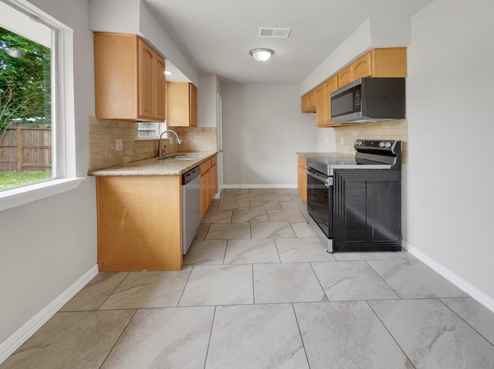 16207 Camino Del Sol Dr, Houston, TX 77083-3801