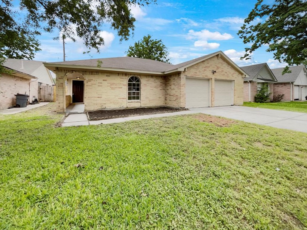 16207 Camino Del Sol Dr, Houston TX  77083-3749 exterior