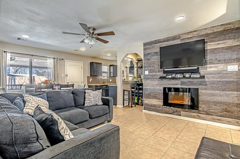 5505 Crestmont St, Baytown, TX 77521-1758