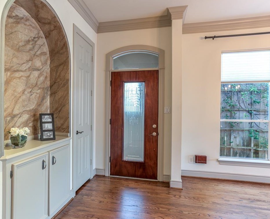 2438 Sheridan St, Houston, TX 77030