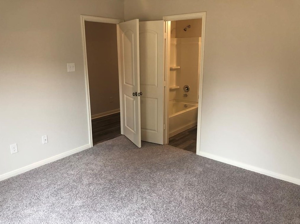 2048 3rd St, Hempstead, TX 77445