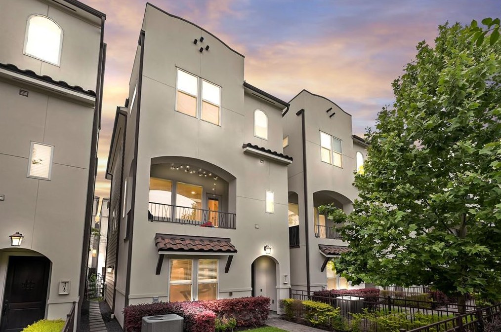 4013 Barnes St, Houston, TX 77007