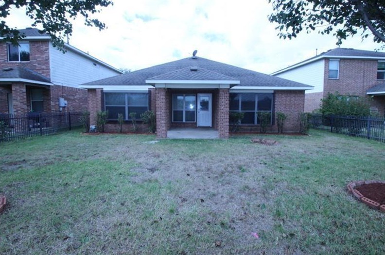 10702 Lyndon Mdw Dr, Houston TX  77095-6669 exterior