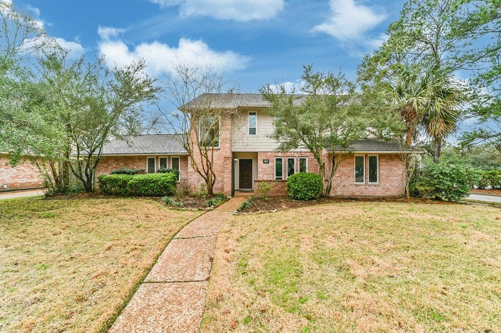 15702 Brookvilla Dr, Houston, TX 77059