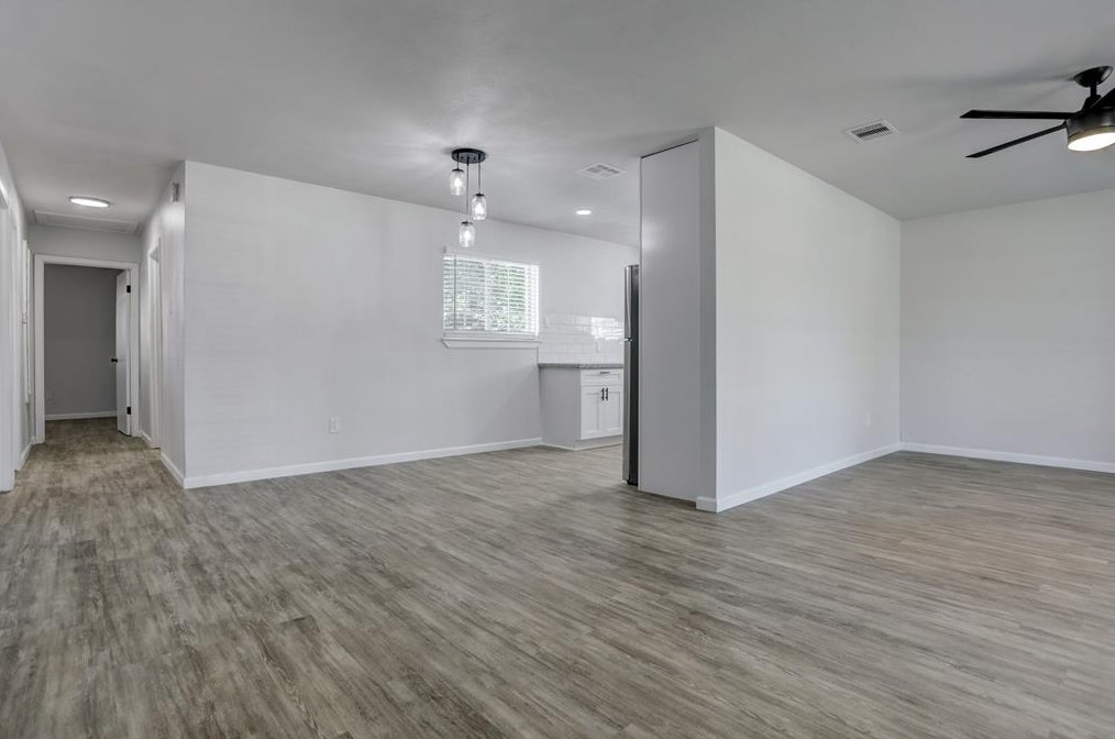 8902 Klondike St, Houston, TX 77075