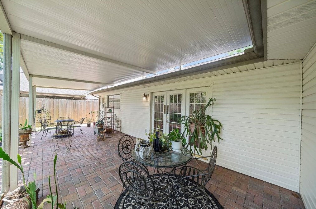 431 Leicester Ln, Houston TX  77034-5447 exterior