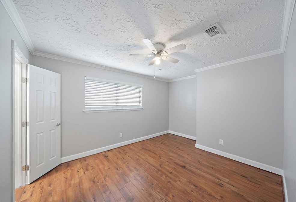 431 Leicester Ln, Houston TX  77034-5447 exterior